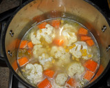 Foto del paso 2 de la receta: Sopa de coliflor y calabaza