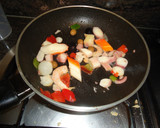 Foto del paso 2 de la receta: Brócoli con salpicón de marisco