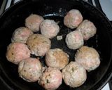 Foto del paso 5 de la receta: Brochetas de albóndigas en salsa de tomate