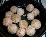 Foto del paso 5 de la receta: Brochetas de albóndigas en salsa de tomate