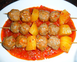Foto del paso 11 de la receta: Brochetas de albóndigas en salsa de tomate