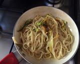 Foto del paso 3 de la receta: Pasta con flores de zucchini