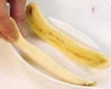 Foto del paso 1 de la receta: Banana split con helado de vainilla