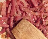 Foto del paso 1 de la receta: Ensalada templada de pera, nueces y bacon
