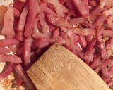 Foto del paso 1 de la receta: Ensalada templada de pera, nueces y bacon