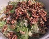 Foto del paso 2 de la receta: Ensalada templada de pera, nueces y bacon