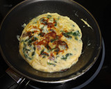 Foto del paso 8 de la receta: Tortilla de espinacas y setas con jamón
