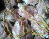 Foto del paso 2 de la receta: Muslos de pollo al limón con verduras y ensalada
