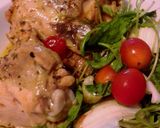 Foto del paso 6 de la receta: Muslos de pollo al limón con verduras y ensalada