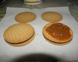 Foto del paso 1 de la receta: Alfajores crocantes con galletas María