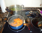 Foto del paso 1 de la receta: Crema de zanahorias y acelgas