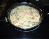 Foto del paso 4 de la receta: Hojaldre de gambas y champiñones