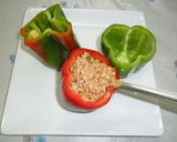 Foto del paso 5 de la receta: Pimientos tricolor rellenos en salsa de tomate