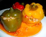 Foto del paso 9 de la receta: Pimientos tricolor rellenos en salsa de tomate