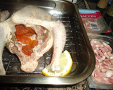 Foto del paso 3 de la receta: Picantones rellenos con beicon y orejones a la cerveza