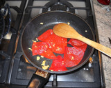 Foto del paso 5 de la receta: Canelones en salsa de pimientos del piquillo
