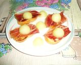 Foto del paso 3 de la receta: Canapés de jamón y melón