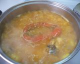 Foto del paso 3 de la receta: Guiso de muslos de pollo con pimiento y tallarines