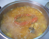 Foto del paso 3 de la receta: Guiso de muslos de pollo con pimiento y tallarines