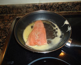 Foto del paso 2 de la receta: Supremas de salmón con caviar a la crema