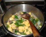 Foto del paso 1 de la receta: Judías canela con acelgas y chirlas