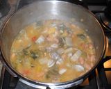 Foto del paso 5 de la receta: Judías canela con acelgas y chirlas