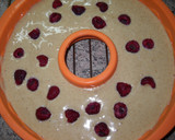 Foto del paso 5 de la receta: Bizcocho de horchata de chufa y frambuesas