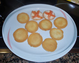 Foto del paso 1 de la receta: Canapés de salmón ahumado en aceite