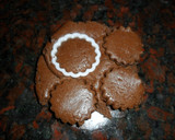 Foto del paso 5 de la receta: Masitas de chocolate con pasta moka y cerezas confitadas