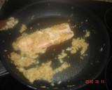Foto del paso 1 de la receta: Risotto de salmón al cava