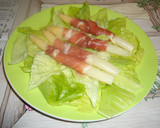 Foto del paso 3 de la receta: Ensalada de espárragos y jamón serrano