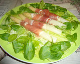 Foto del paso 4 de la receta: Ensalada de espárragos y jamón serrano
