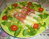 Foto del paso 5 de la receta: Ensalada de espárragos y jamón serrano
