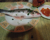 Foto del paso 1 de la receta: Lubina rellena de gambas y orejones