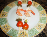 Foto del paso 2 de la receta: Brochetas de burguitos y langostinos