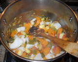 Foto del paso 2 de la receta: Lentejas con pota y curry