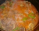Foto del paso 3 de la receta: Carne deshebrada en salsa de tomate