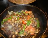 Foto del paso 2 de la receta: Carne deshebrada en salsa de tomate