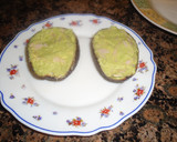 Foto del paso 4 de la receta: Aguacates rellenos con jamón york y queso fundido