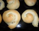 Foto del paso 9 de la receta: Pancitos con pasas de uva y nueces