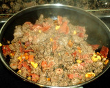 Foto del paso 3 de la receta: Espirales gratinados, con jamón, carne y nueces