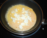 Foto del paso 2 de la receta: Tortilla de queso de cabra con mermelada de frambuesa