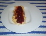 Foto del paso 3 de la receta: Tortilla de queso de cabra con mermelada de frambuesa