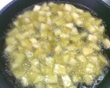 Foto del paso 1 de la receta: Oreja de cerdo adobada, con pimientos verdes y patatas