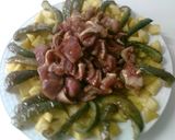 Foto del paso 4 de la receta: Oreja de cerdo adobada, con pimientos verdes y patatas