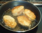 Foto del paso 2 de la receta: Tostadas con miel y piñones
