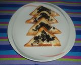 Foto del paso 2 de la receta: Canapés de mozzarella y caviar