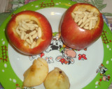 Foto del paso 3 de la receta: Manzanas asadas con mermelada y piñones