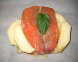 Foto del paso 2 de la receta: Papillote de salmón con caqui y manzana