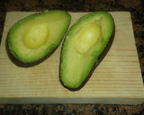 Foto del paso 1 de la receta: Aguacates con queso roquefort